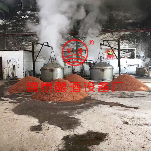 釀酒設(shè)備中的蒸餾設(shè)備作用有哪些？
